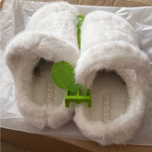 Classic Cozzzy CROCS Slippers